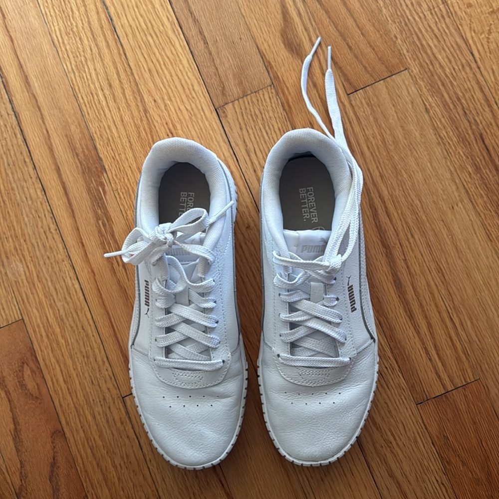 White Puma Shoes
Like NEW! Never worn outdoors. - Picture 3 of 8